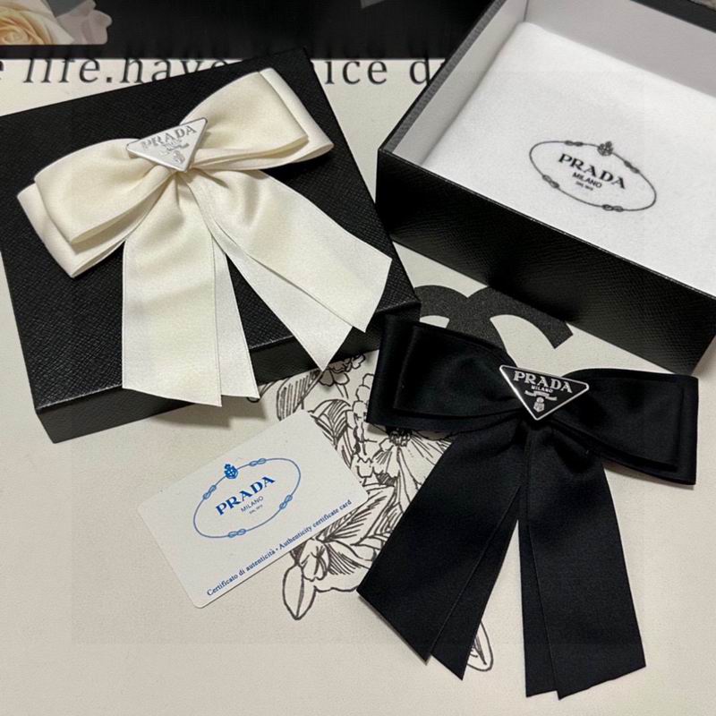 Prada Hairpin 092002